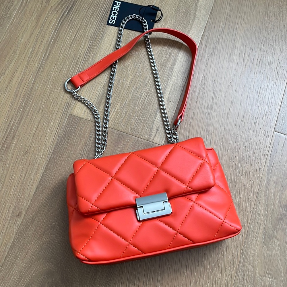 Pieces quilting bag